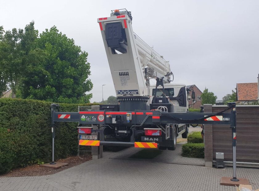 Onze kraan voor het plaatsen van zonnepanelen 1 zonnepanelen_kraan